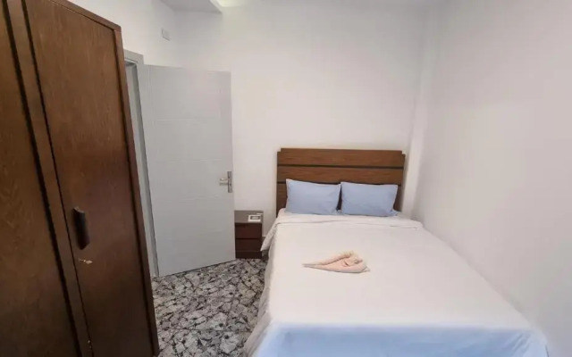 Alex Gate apartment - families only