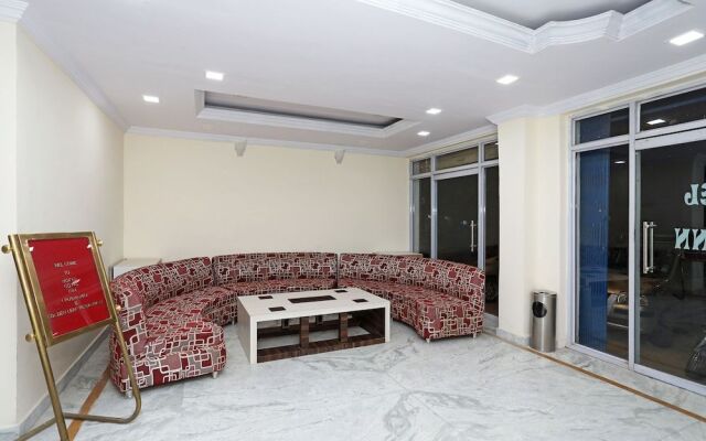 OYO 10413 Hotel Royal Plaza