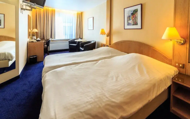 Hotel Pacific