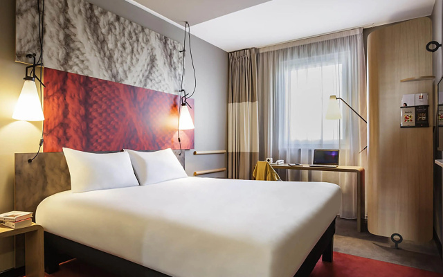ibis Sens Hotel