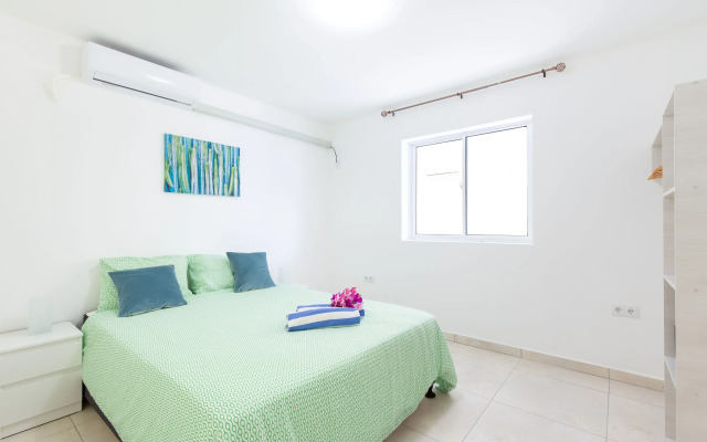 ☆ Charming, Convenient & Spacious 2BR Jan Thiel Apt ☆