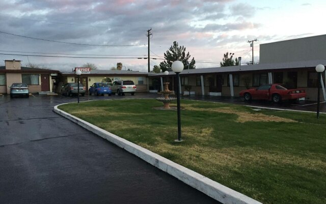 New Corral Motel