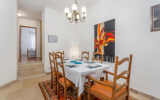 Awesome Home in Njivice With Wifi and 2 Bedrooms