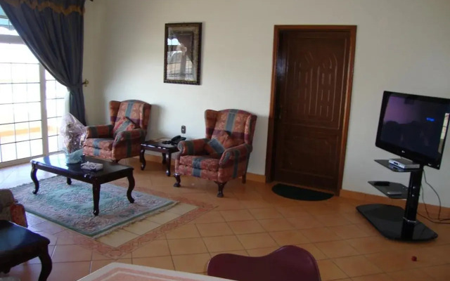 Al Qwafil Suites