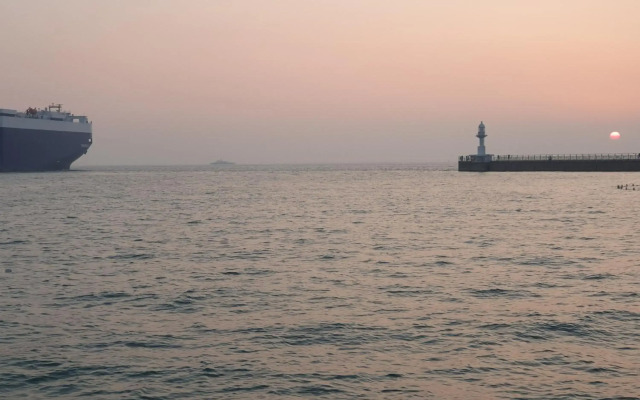 Sea & Moon Tourist Hotel