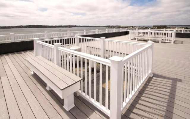 Club Wyndham Inn on Long Wharf