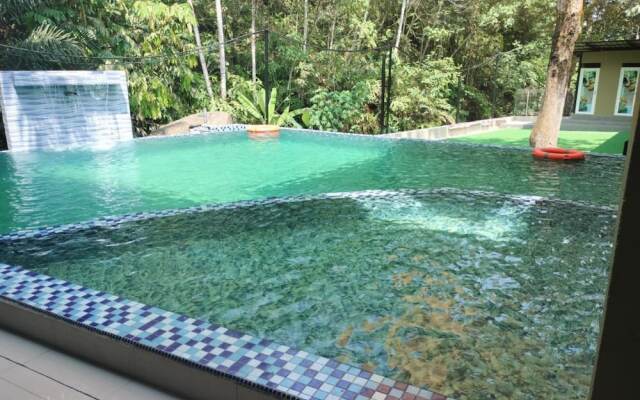 Private Pool FamilyResort Bentong Pahang