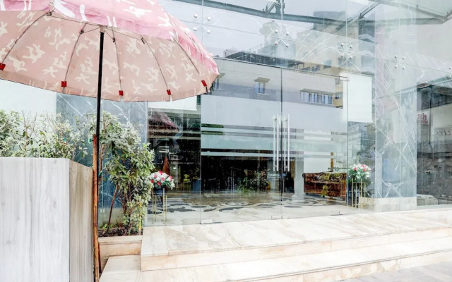 Stylish & Modern Stays at Palette River Front