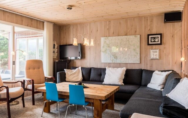 6 Person Holiday Home in Blavand