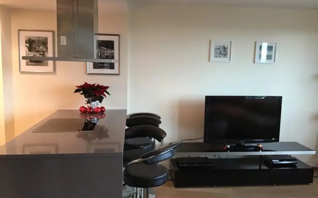 Luxury Modern 2BD Flat in Centre