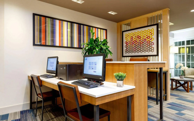 Holiday Inn Express & Suites Sturbridge by IHG