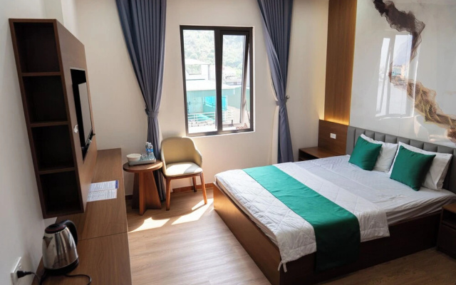 12 Ao Ca Hotel – Guest Rooms – Ha Long