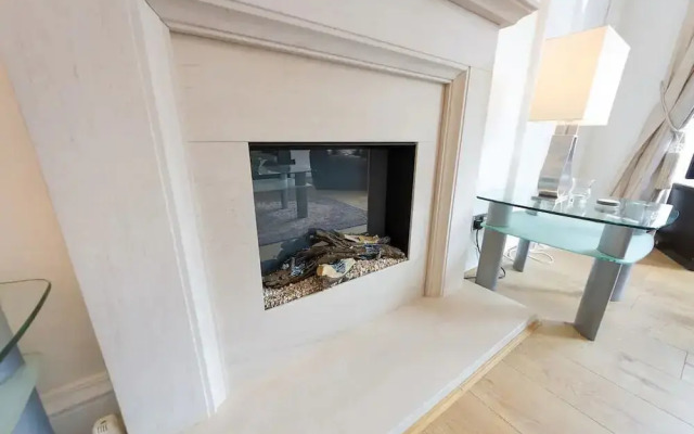 Stunning Tollcross Apartment