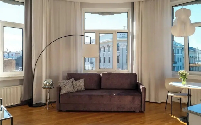 Miro Rooms Center Cloud - Quite Chic