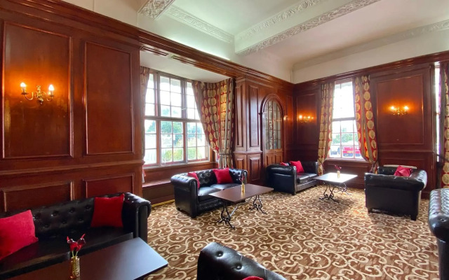 Russ Hill Hotel