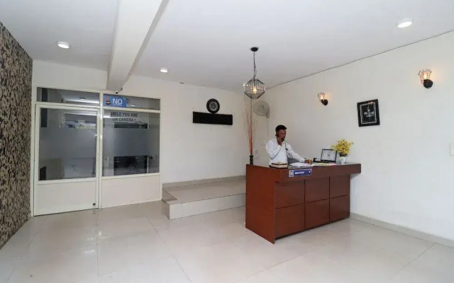 Oyo 6448 Hotel Smriti Grand