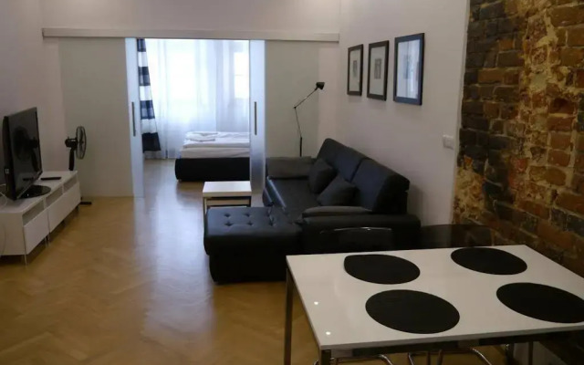 Main Market Square Apartments