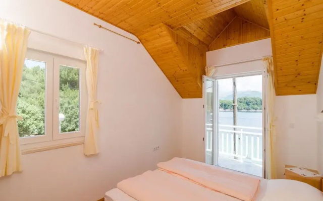 Sea View Apartment Maćus