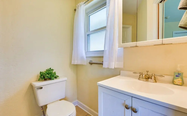 Bradenton Rental w/ Fenced Yard, Covered Patio!