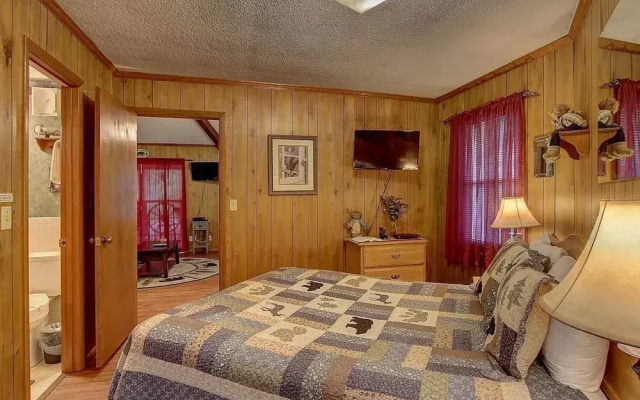 Bear Hugs 1 Bedroom 1 Bathroom Chalet