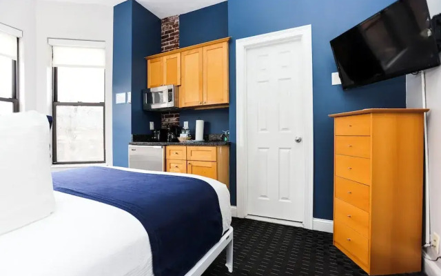 Maverick Suites at 400 Columbus Ave