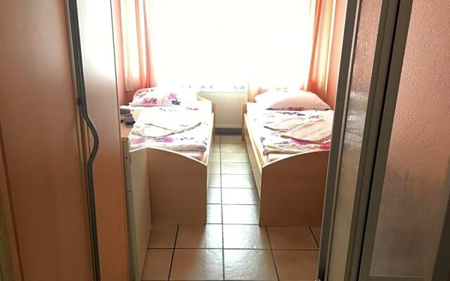 Hotel Yans