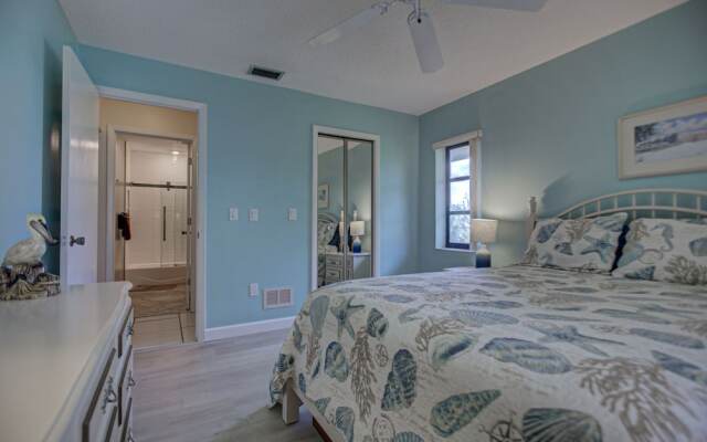 Beach Palms 6B by Anna Maria