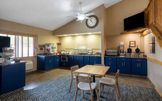 AmericInn Two Harbors