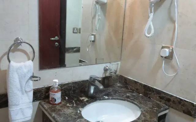 Luluat Muaz Hotel