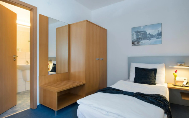 Felicity Garni Hotel