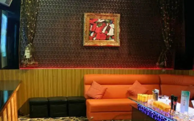 Golden Palace Hotel
