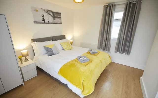 Freemantle Apartment