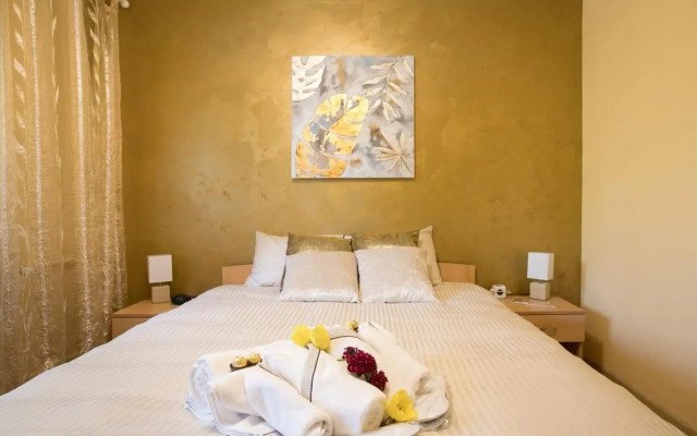 Golden Apartment Baneasa