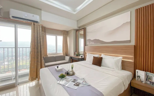 Modern Scandinavian Studio At Lrt City Sentul - Royal Sentul Park Apartment – Guest Rooms – Kadumangu