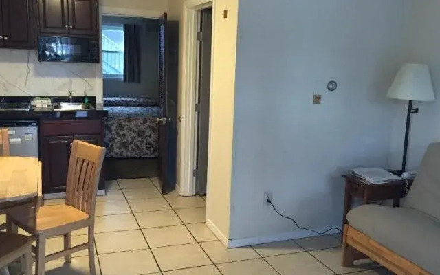 Sea Cliff House Motel
