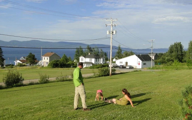 Auberge De Douglastown Hostel