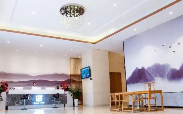 Gujing Junlai Hotel (Luhe Convention & Exhibition Center)