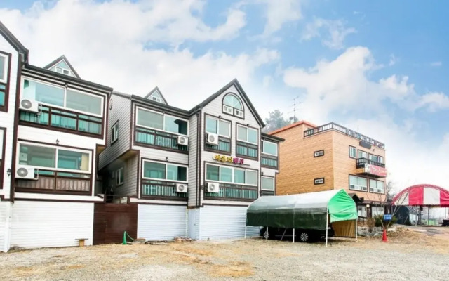 Hwaseong Yeoulteo Pension
