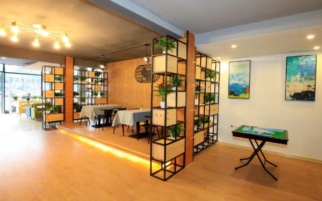 Global Village River View Hostel