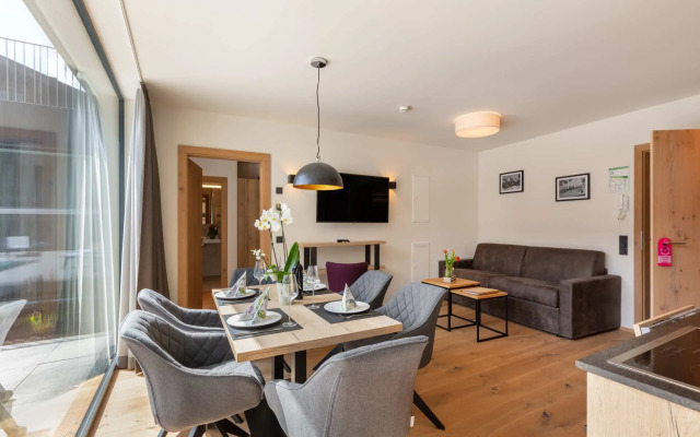 Emma Deluxe Aparthotel