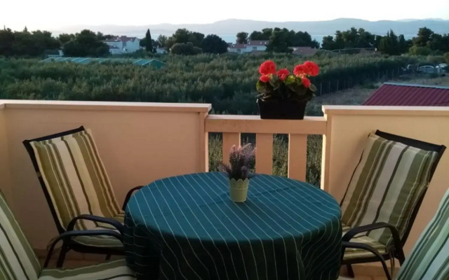 Apartment Lado - free parking: A1 Supetar, Island Brac