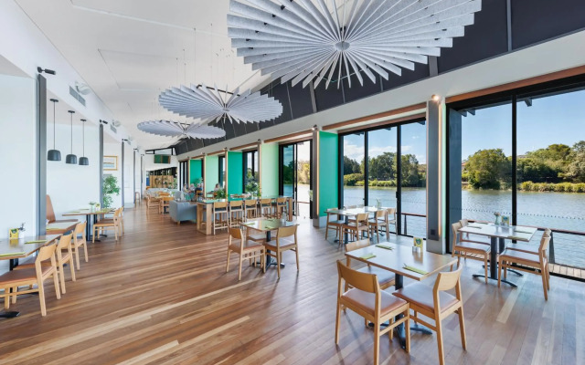 Best Western Plus North Lakes Hotel