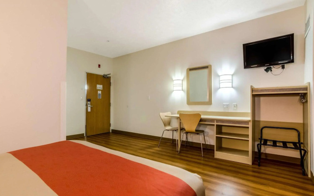 Motel 6 Kearney, NE