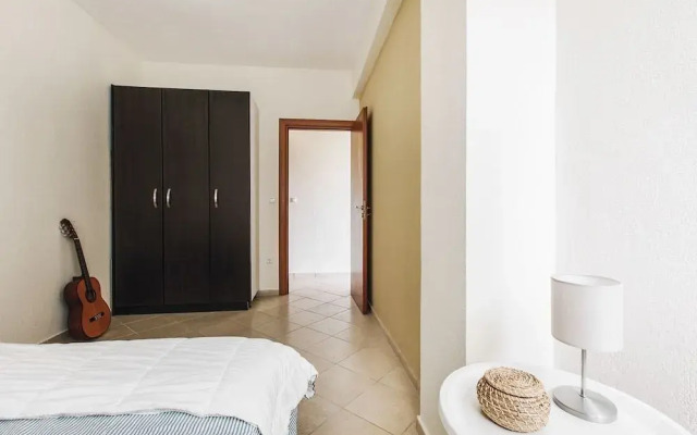 Chloe Apartments by QR booking