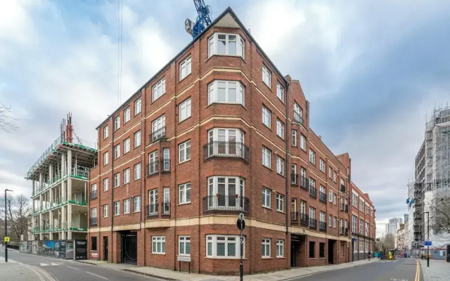 Cozy 3-bed flat near Vauxhall Gardens