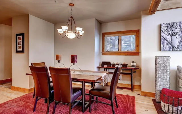 Portico 7 by Park City Lodging