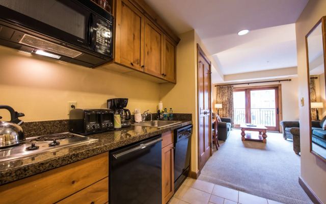 Lodge at Mountaineer Square