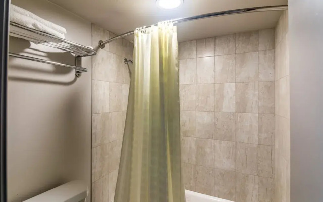 Days Inn Six Flags Mall