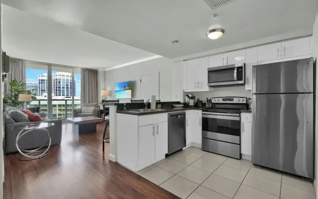 Spectacular Bay View 1bd 2baths in Grove