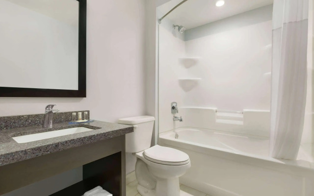 Days Inn by Wyndham Sarnia Harbourfront